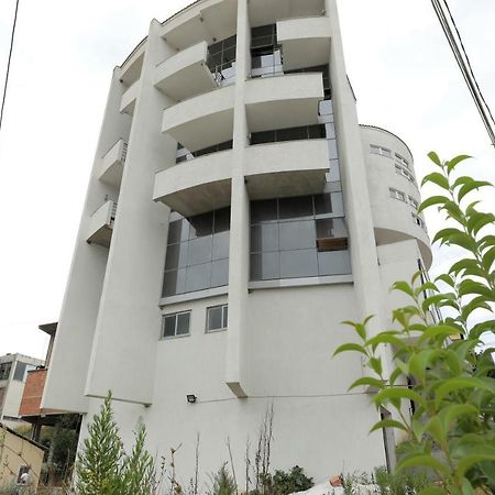 Hotel Gjuta Tirana Buitenkant foto