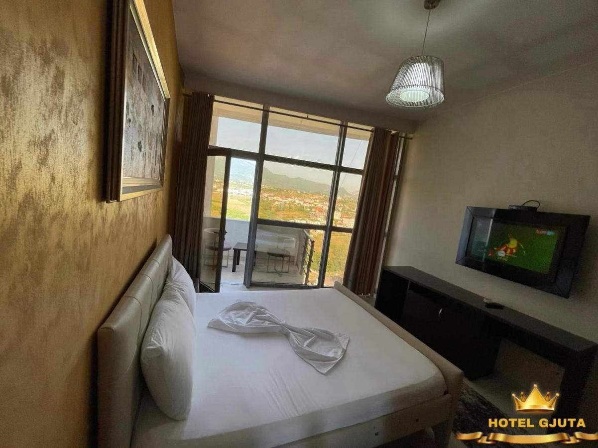 Hotel Gjuta Tirana Buitenkant foto