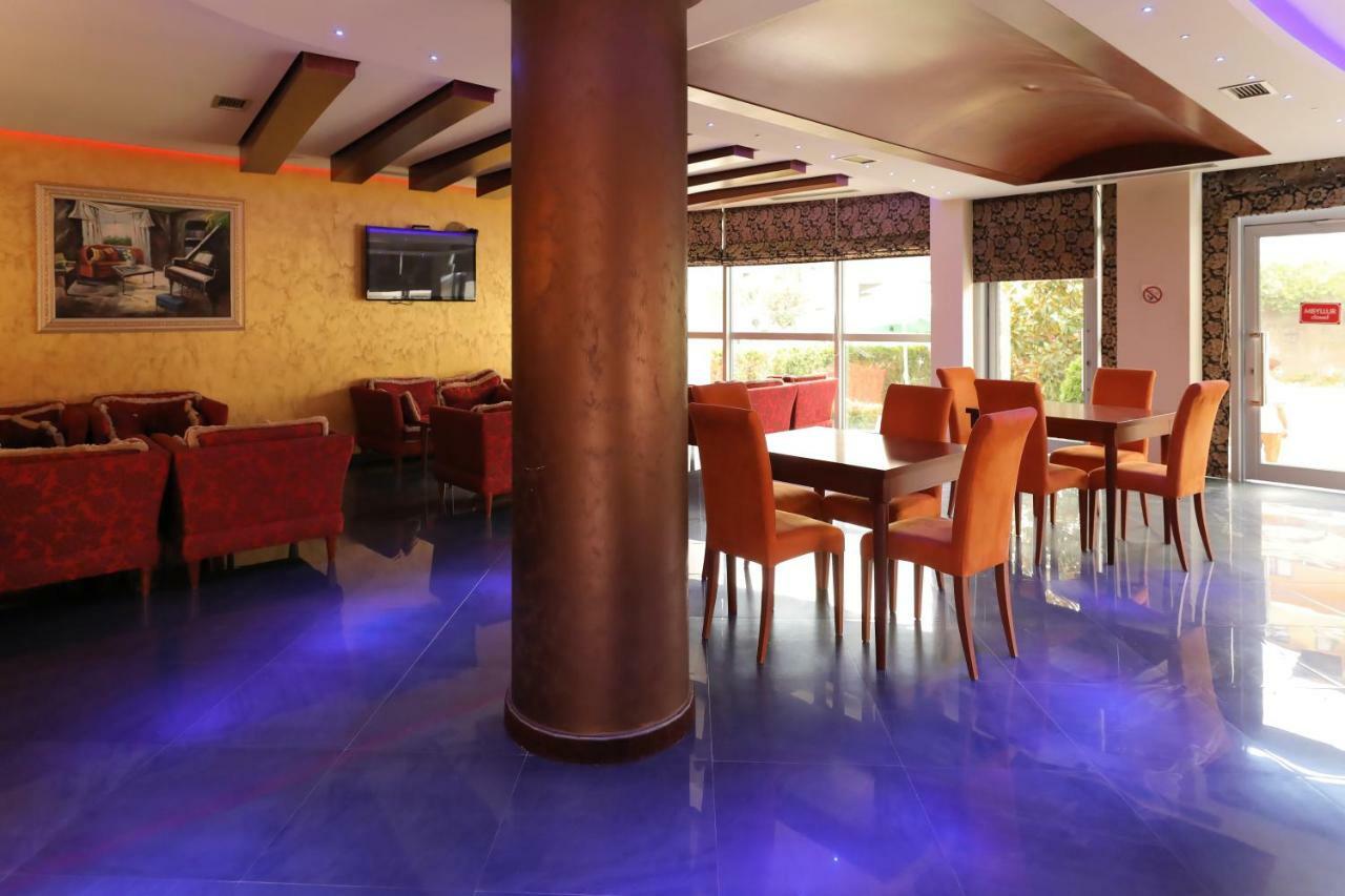 Hotel Gjuta Tirana Buitenkant foto