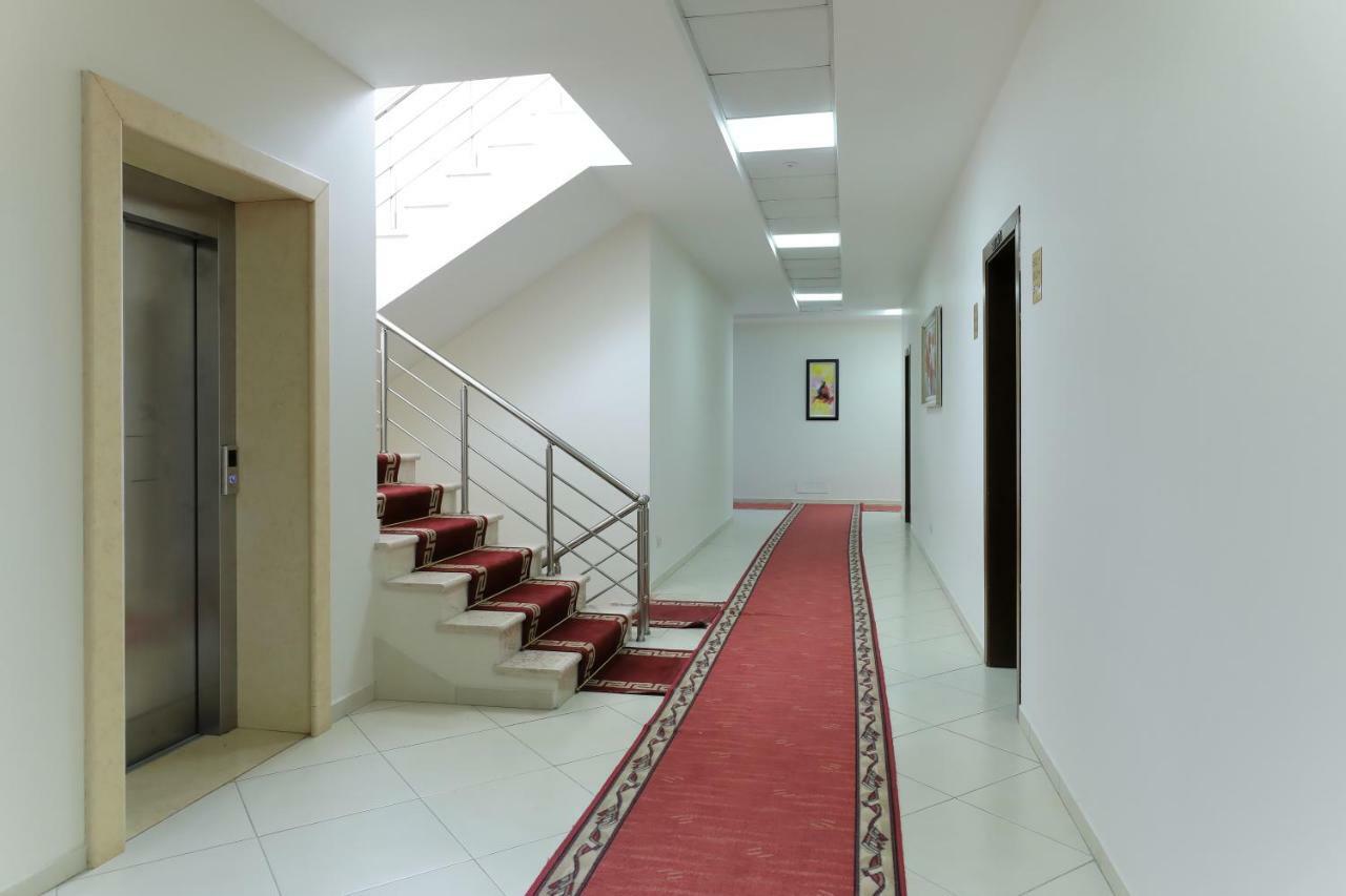 Hotel Gjuta Tirana Buitenkant foto