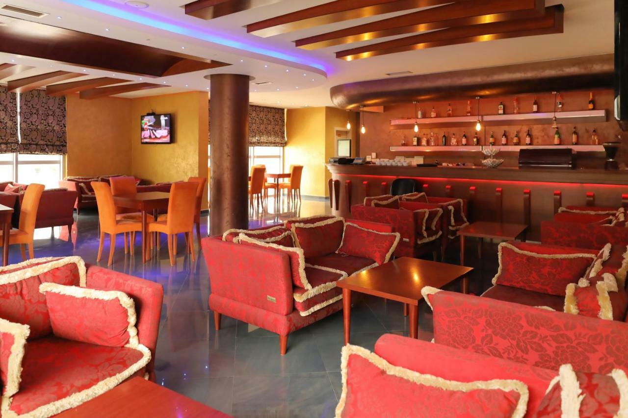 Hotel Gjuta Tirana Buitenkant foto