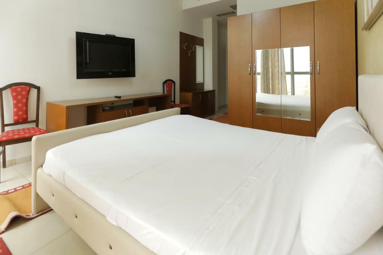 Hotel Gjuta Tirana Buitenkant foto